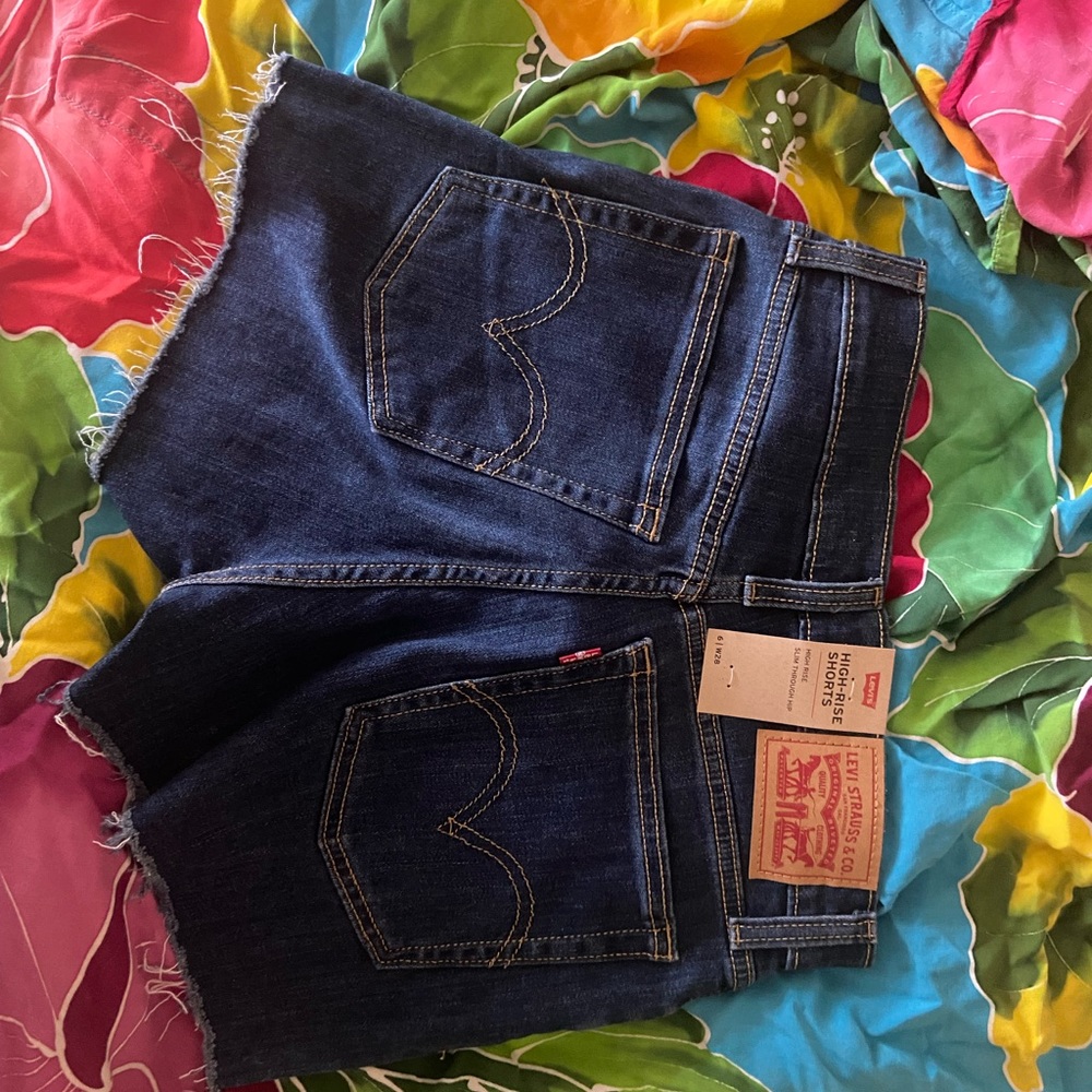 Levi jean shorts new